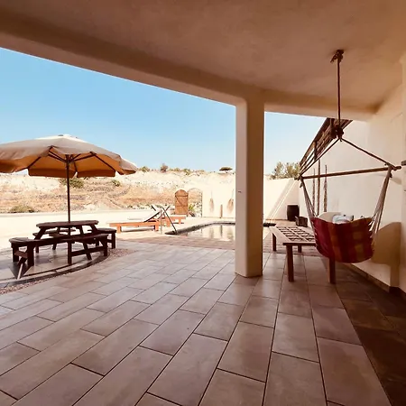 Vila Family With Swimming Pool